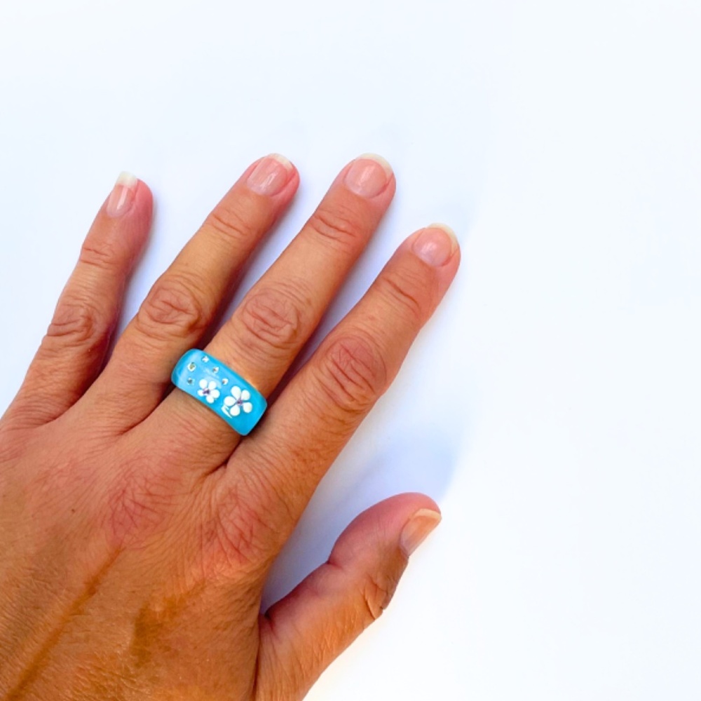 Vintage Acrylic Floral Ring
